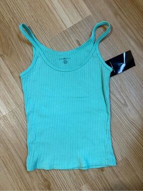 NWT Brandy Melville Beycona Tank